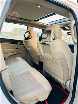 جیپ گراند شیرۆکی